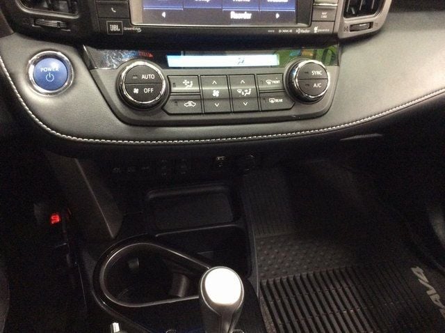 2017 Toyota RAV4 Hybrid Limited AWD - 21885200 - 17