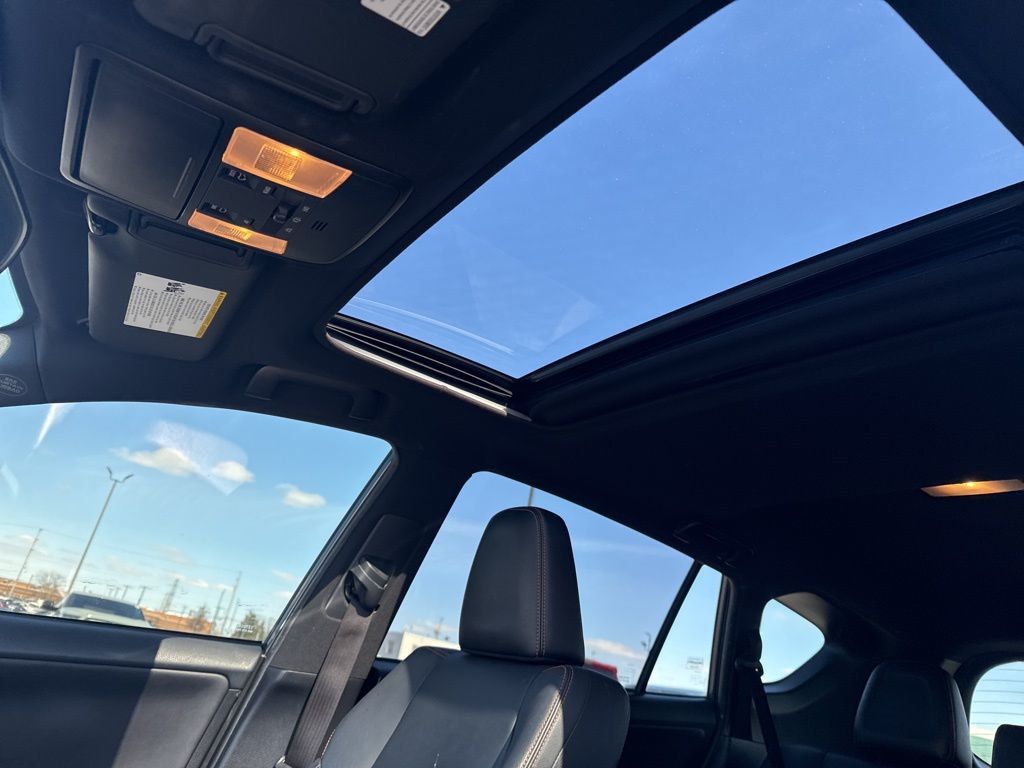 2017 Toyota RAV4 Hybrid SE AWD - 22999751 - 10