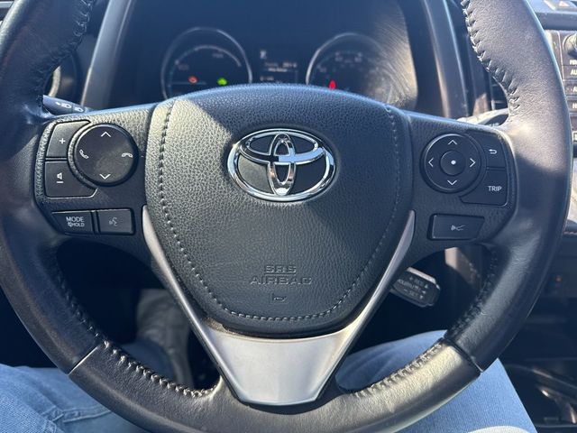 2017 Toyota RAV4 Hybrid SE AWD - 22999751 - 11