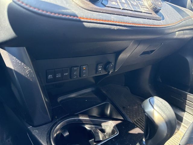 2017 Toyota RAV4 Hybrid SE AWD - 22999751 - 15