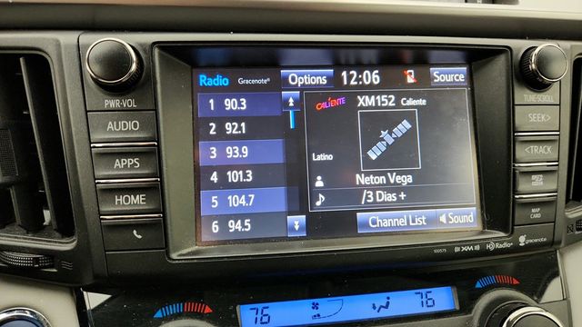 2017 Toyota RAV4 Hybrid XLE AWD with Convenience Package - 22951223 - 18