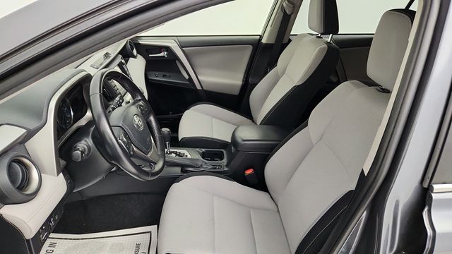 2017 Toyota RAV4 Hybrid XLE AWD with Convenience Package - 22951223 - 20