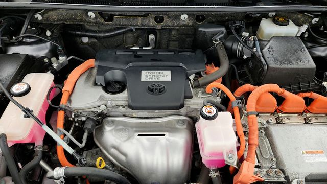 2017 Toyota RAV4 Hybrid XLE AWD with Convenience Package - 22951223 - 27