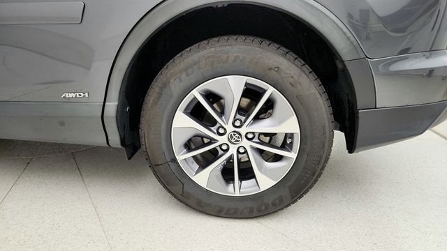2017 Toyota RAV4 Hybrid XLE AWD with Convenience Package - 22951223 - 8