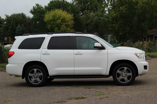 2017 Toyota Sequoia 4WD SR5 5.7L V8 W/ PREMIUM AUDIO/NAVIGATION 20'" WHEELS - 23081114 - 1