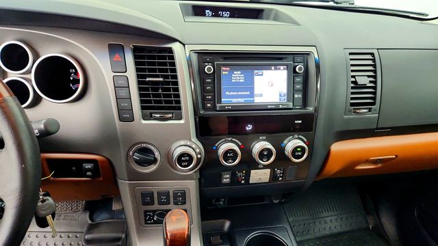 2017 Toyota Sequoia Platinum 4WD - 23020915 - 17
