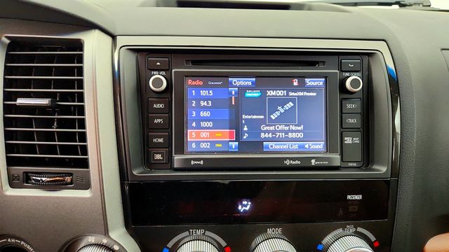 2017 Toyota Sequoia Platinum 4WD - 23020915 - 18