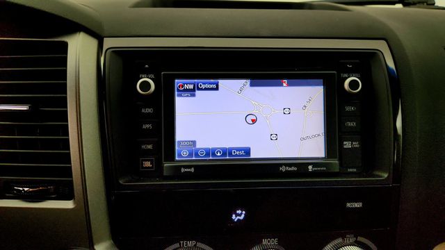 2017 Toyota Sequoia Platinum 4WD - 23020915 - 19