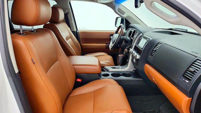 2017 Toyota Sequoia Platinum 4WD - 23020915 - 24