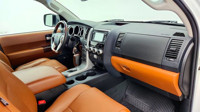 2017 Toyota Sequoia Platinum 4WD - 23020915 - 25