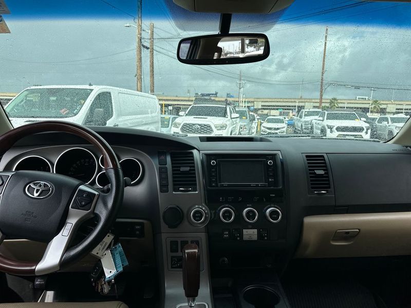 2017 Toyota Sequoia Platinum RWD - 22955963 - 12