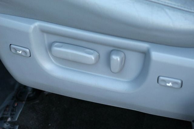 2017 Toyota Sequoia PLATINUM W/ NAVIGATION,DVD, MOONROOF, LEATHER - 22986068 - 28