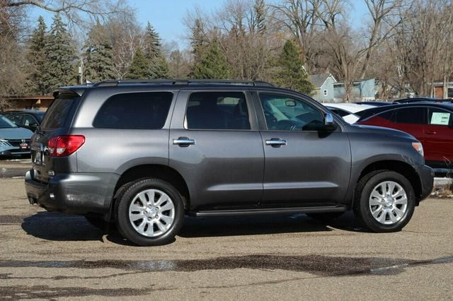 2017 Toyota Sequoia PLATINUM W/ NAVIGATION,DVD, MOONROOF, LEATHER - 22986068 - 2