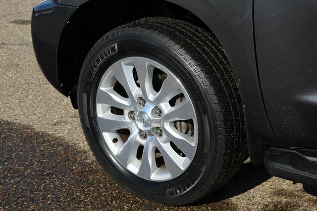 2017 Toyota Sequoia PLATINUM W/ NAVIGATION,DVD, MOONROOF, LEATHER - 22986068 - 42