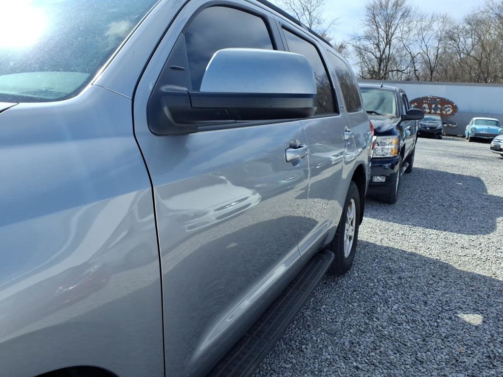 2017 Toyota Sequoia SR5 4WD FFV - 22989948 - 4