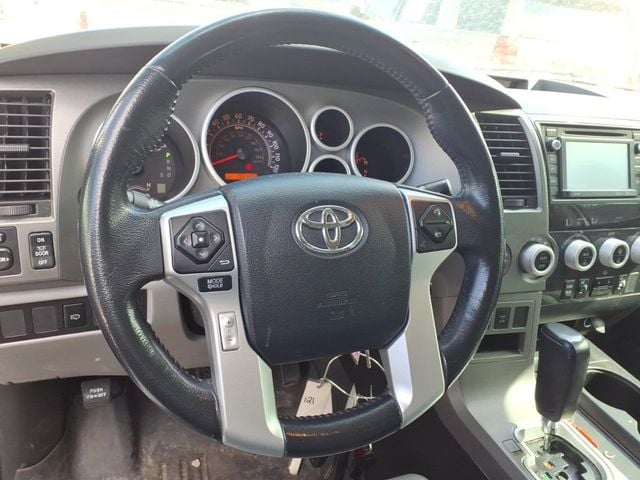 2017 Toyota Sequoia SR5 4WD FFV - 22989948 - 8