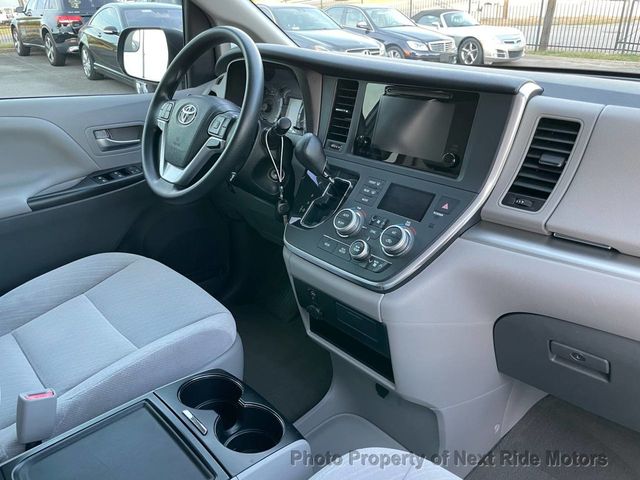 2017 Toyota Sienna 2017 TOYOTA SIENNA LE AWD 3.5L MINIVAN SERVICED 615-730-9991 - 23099573 - 16