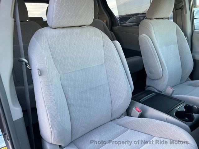 2017 Toyota Sienna 2017 TOYOTA SIENNA LE AWD 3.5L MINIVAN SERVICED 615-730-9991 - 23099573 - 18