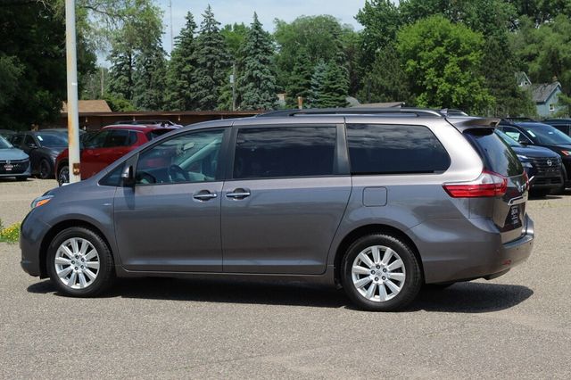 2017 Toyota Sienna AWD LIMITED ONE OWNER  - 23020948 - 17