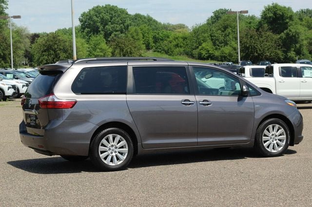 2017 Toyota Sienna AWD LIMITED ONE OWNER  - 23020948 - 2