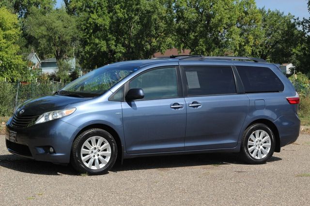 2017 Toyota Sienna AWD ONE OWNER XLE W/ LEATHER, MOONROOF - 23069606 - 16