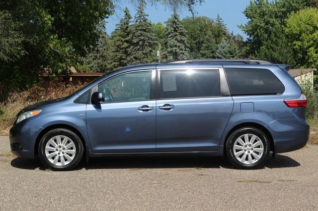2017 Toyota Sienna AWD ONE OWNER XLE W/ LEATHER, MOONROOF - 23069606 - 17