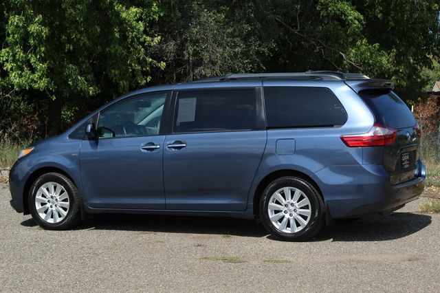 2017 Toyota Sienna AWD ONE OWNER XLE W/ LEATHER, MOONROOF - 23069606 - 18