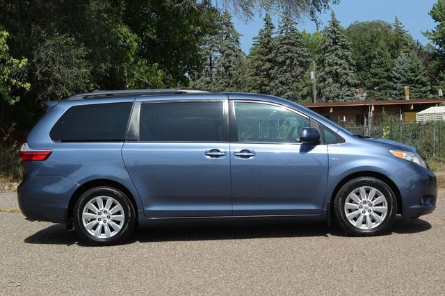 2017 Toyota Sienna AWD ONE OWNER XLE W/ LEATHER, MOONROOF - 23069606 - 1
