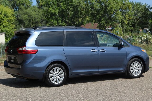 2017 Toyota Sienna AWD ONE OWNER XLE W/ LEATHER, MOONROOF - 23069606 - 2