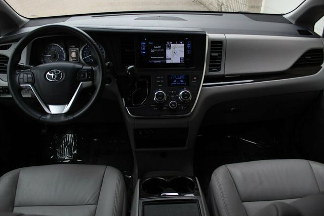 2017 Toyota Sienna AWD ONE OWNER XLE W/ NAVIGATION, MOONROOF, LEATHER - 22996274 - 12