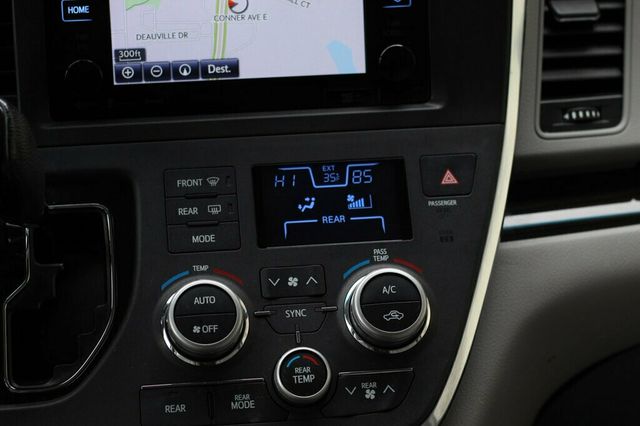 2017 Toyota Sienna AWD ONE OWNER XLE W/ NAVIGATION, MOONROOF, LEATHER - 22996274 - 15