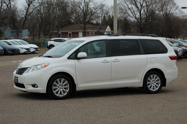 2017 Toyota Sienna AWD ONE OWNER XLE W/ NAVIGATION, MOONROOF, LEATHER - 22996274 - 16