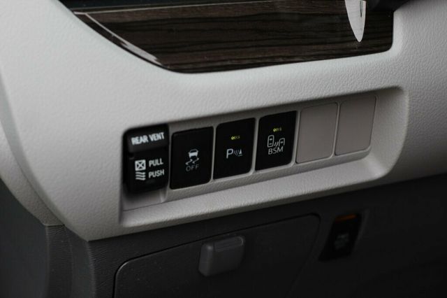 2017 Toyota Sienna AWD ONE OWNER XLE W/ NAVIGATION, MOONROOF, LEATHER - 22996274 - 21