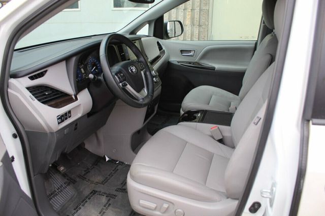 2017 Toyota Sienna AWD ONE OWNER XLE W/ NAVIGATION, MOONROOF, LEATHER - 22996274 - 23
