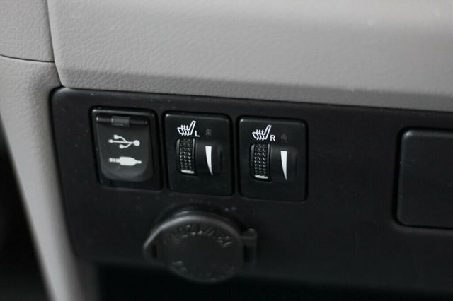 2017 Toyota Sienna AWD ONE OWNER XLE W/ NAVIGATION, MOONROOF, LEATHER - 22996274 - 32