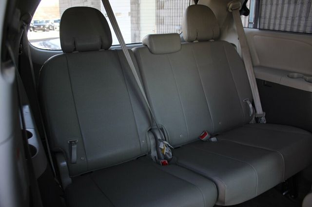 2017 Toyota Sienna AWD XLE PREMIUM DVD PLAYER, ENTERTAINMENT SYSTEM  - 22999617 - 11