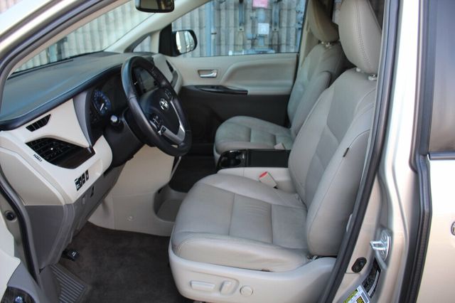 2017 Toyota Sienna AWD XLE PREMIUM DVD PLAYER, ENTERTAINMENT SYSTEM  - 22999617 - 22