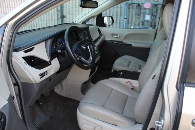 2017 Toyota Sienna AWD XLE PREMIUM DVD PLAYER, ENTERTAINMENT SYSTEM  - 22999617 - 23