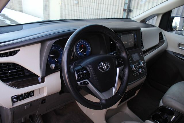 2017 Toyota Sienna AWD XLE PREMIUM DVD PLAYER, ENTERTAINMENT SYSTEM  - 22999617 - 24