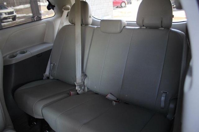 2017 Toyota Sienna AWD XLE PREMIUM DVD PLAYER, ENTERTAINMENT SYSTEM  - 22999617 - 28