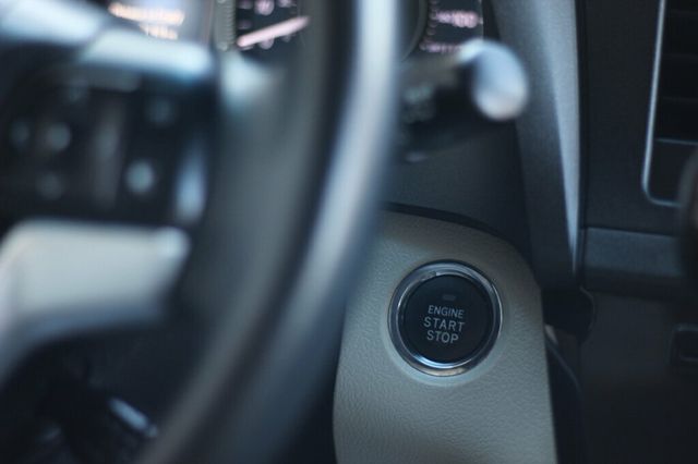 2017 Toyota Sienna AWD XLE PREMIUM DVD PLAYER, ENTERTAINMENT SYSTEM  - 22999617 - 30