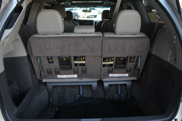 2017 Toyota Sienna AWD XLE PREMIUM DVD PLAYER, ENTERTAINMENT SYSTEM  - 22999617 - 34