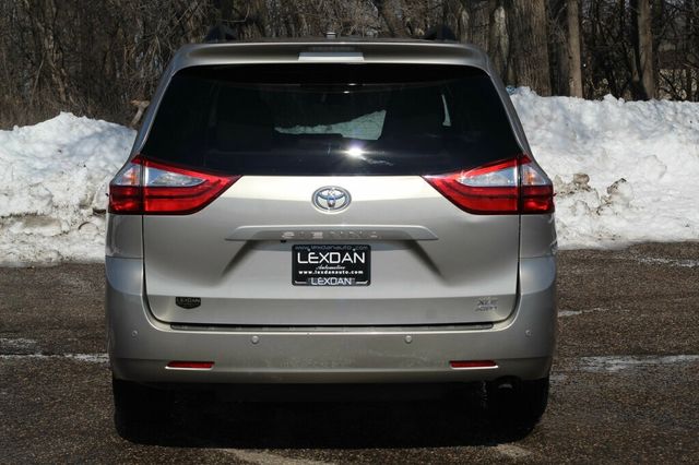 2017 Toyota Sienna AWD XLE PREMIUM DVD PLAYER, ENTERTAINMENT SYSTEM  - 22999617 - 4