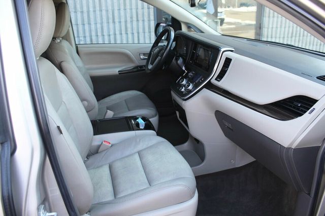 2017 Toyota Sienna AWD XLE PREMIUM DVD PLAYER, ENTERTAINMENT SYSTEM  - 22999617 - 7
