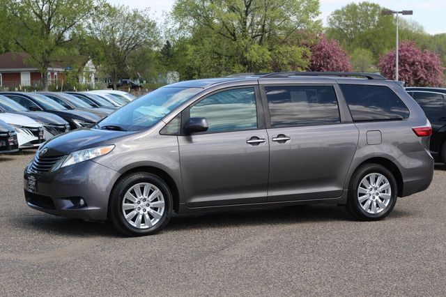 2017 Toyota Sienna AWD XLE PREMIUM W/ NAVIGATION, REAR DVD, MOONROOF - 23016518 - 16