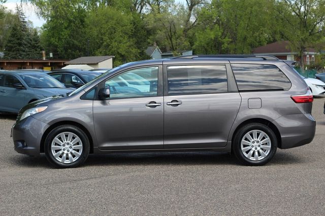 2017 Toyota Sienna AWD XLE PREMIUM W/ NAVIGATION, REAR DVD, MOONROOF - 23016518 - 17