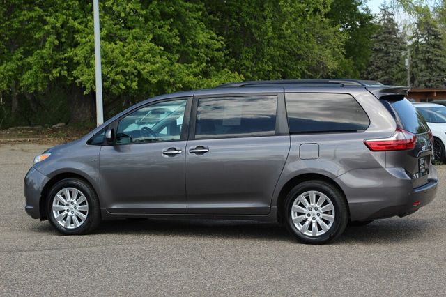 2017 Toyota Sienna AWD XLE PREMIUM W/ NAVIGATION, REAR DVD, MOONROOF - 23016518 - 18