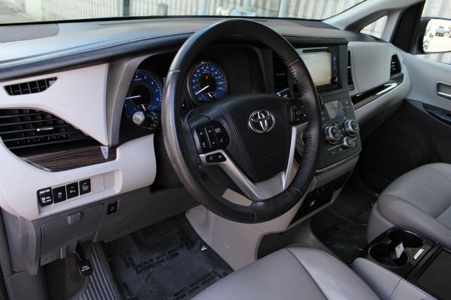 2017 Toyota Sienna AWD XLE PREMIUM W/ NAVIGATION, REAR DVD, MOONROOF - 23016518 - 25