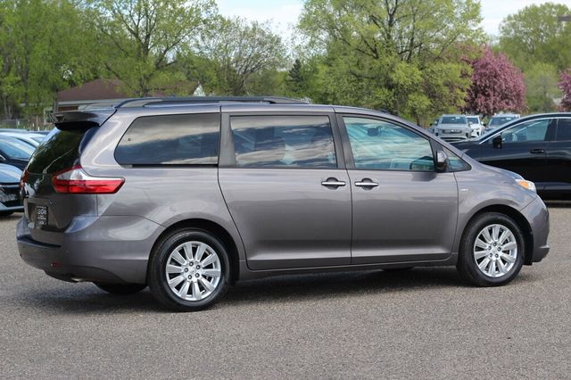 2017 Toyota Sienna AWD XLE PREMIUM W/ NAVIGATION, REAR DVD, MOONROOF - 23016518 - 2