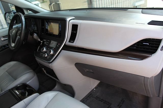 2017 Toyota Sienna AWD XLE PREMIUM W/ NAVIGATION, REAR DVD, MOONROOF - 23016518 - 7